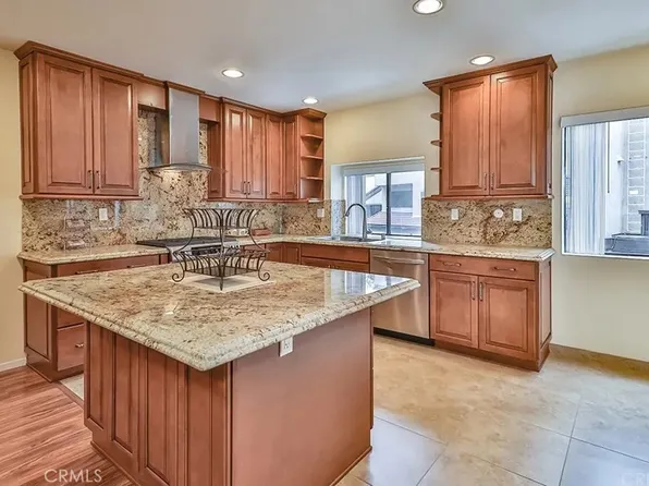 21931 Burbank Blvd APT 23, Woodland Hills, CA 91367