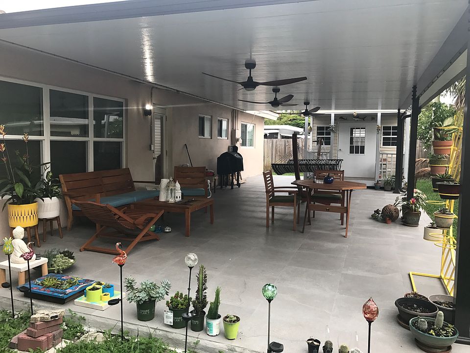 1st image of 200 NE 30th Ct