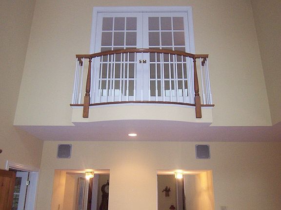 3rd image of 211 Liberty Bell Cir