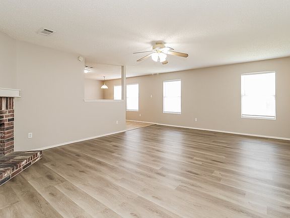 4th image of 5112 Royal Burgess Dr
