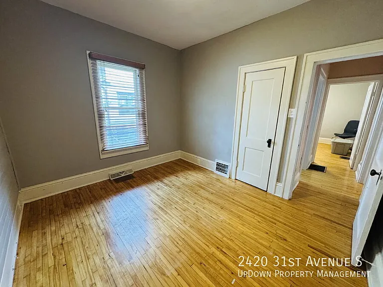 2420 31st Ave S — Photo 4