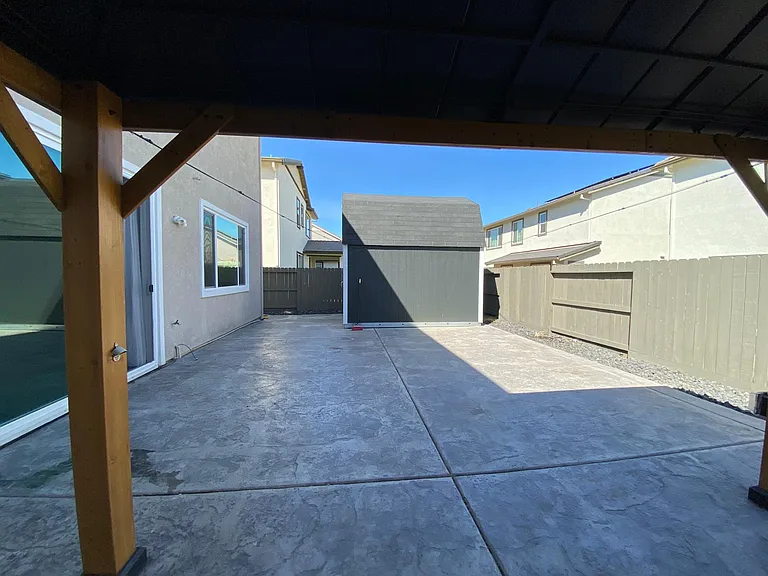 925 Bergenia St — Photo 38