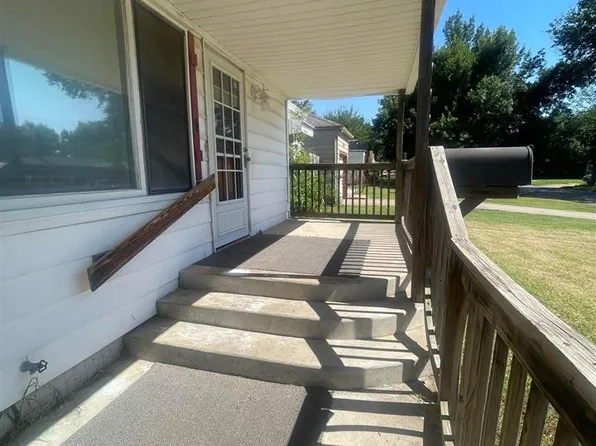 1009 N Pine St, Ponca City, OK 74601