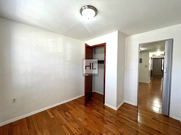 4th image of 707 Henry St APT 1L