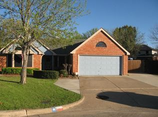 2339 Shirebrook Ct, Grand Prairie, TX 75052