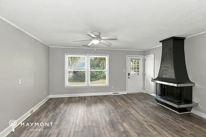 3 bed, 2.0 bath, 1219 sqft, $1,995 — Photo 4