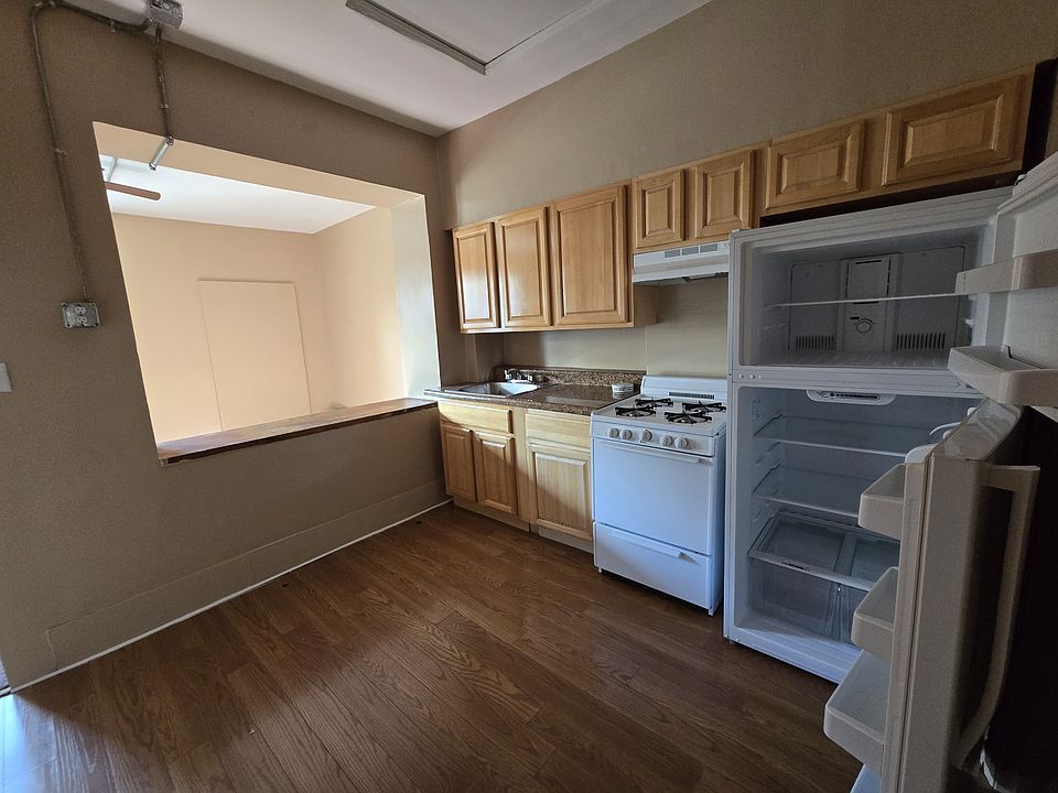 1st image of 126 Lincoln Ave Floor 2
