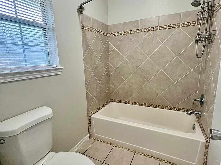 1232 Greystone Ln — Photo 29