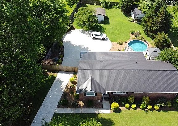 3rd image of 44 Houghton Dr