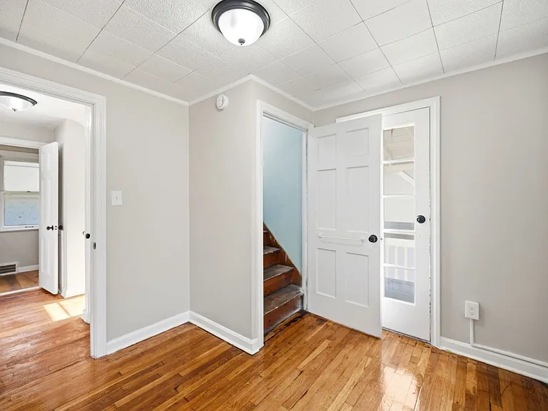 26900 Forestview Ave — Photo 15