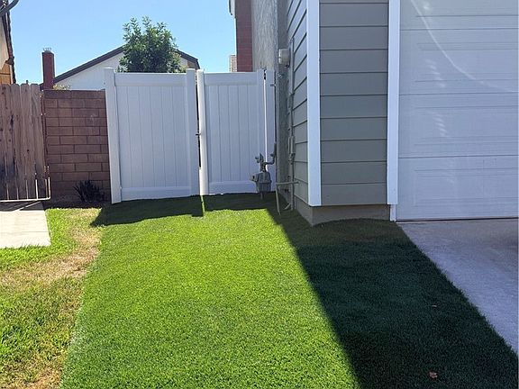 3rd image of 8925 Tanglewood Ct