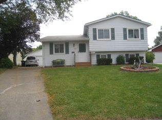 5503 31st Avenue Ct, Moline, IL 61265