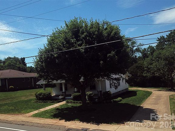 3rd image of 46 Falls Ave
