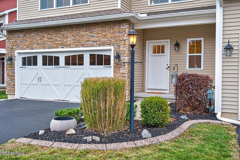 5th image of 8A Macoun Drive