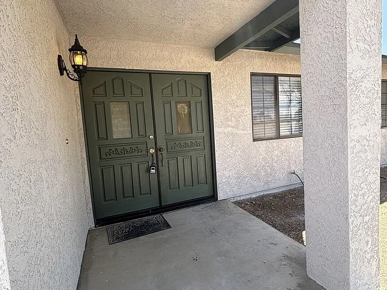 20312 Dean Ct — Photo 2