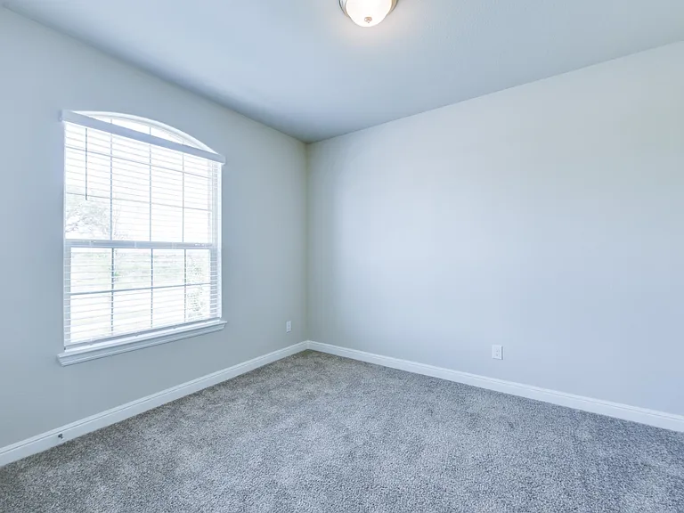 313 Roundstone Rd — Photo 5