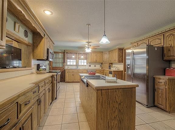 4th image of 6020 Sterling Ave