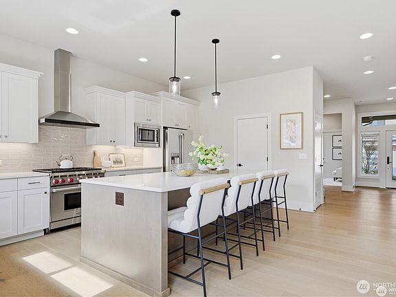 4th image of 23623 SE 35th Court