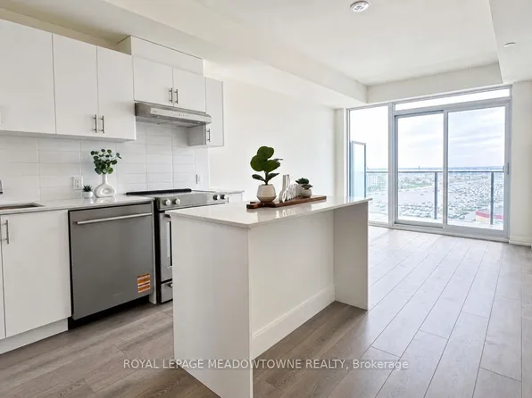 27 Korda Gate, Vaughan, ON