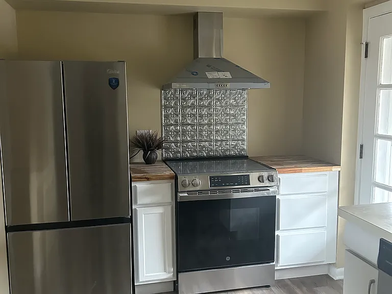 2411 East Ave #5 — Photo 3