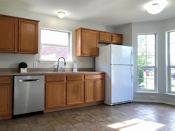 5th image of 721 Cooper Ln