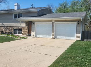688 McHenry Ave #1, Crystal Lake, IL 60014