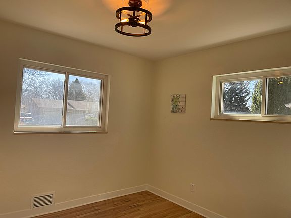 3rd image of 302 Andrews St