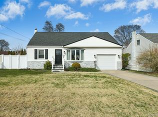 268 42nd Street, Lindenhurst, NY 11757