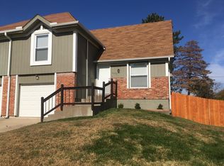 10172 Haskins St, Lenexa, KS 66215