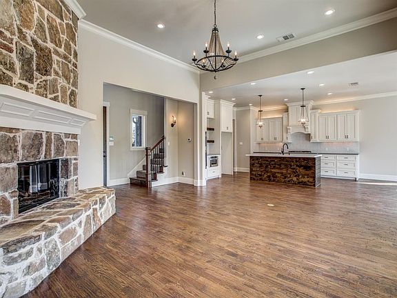 4th image of 8225 Sawgrass Ln