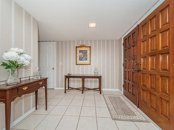 4th image of 1107 Bramblewood Dr