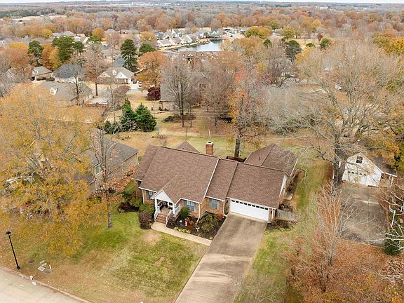 5th image of 122 Red Oak Dr
