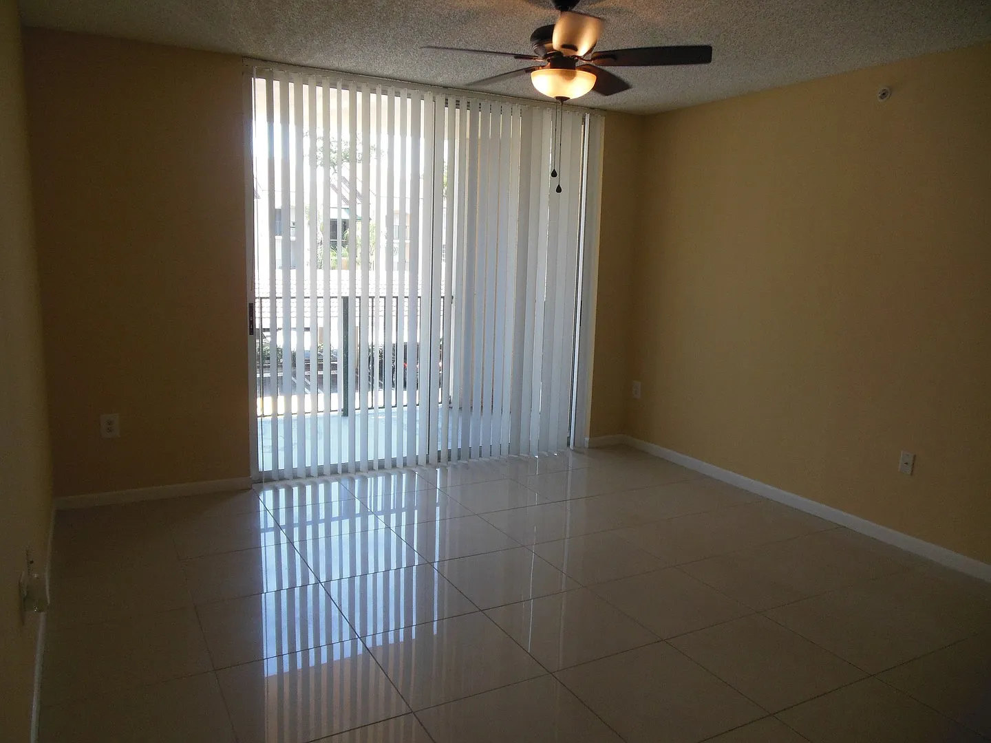 One Bedroom One Bathroom With W/D — Photo 4
