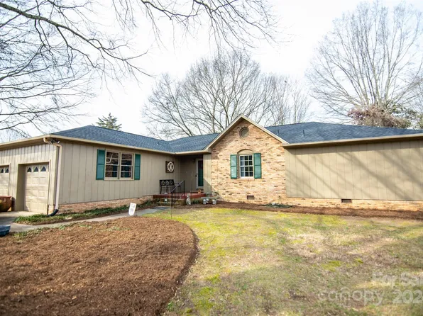 1101 Jennifer Ln, Cherryville, NC 28021