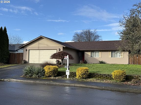 3rd image of 14200 NE 69th St