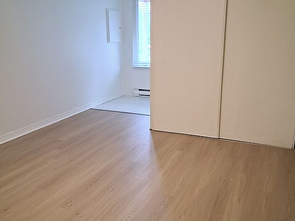 5th image of 109 George St Unit 1