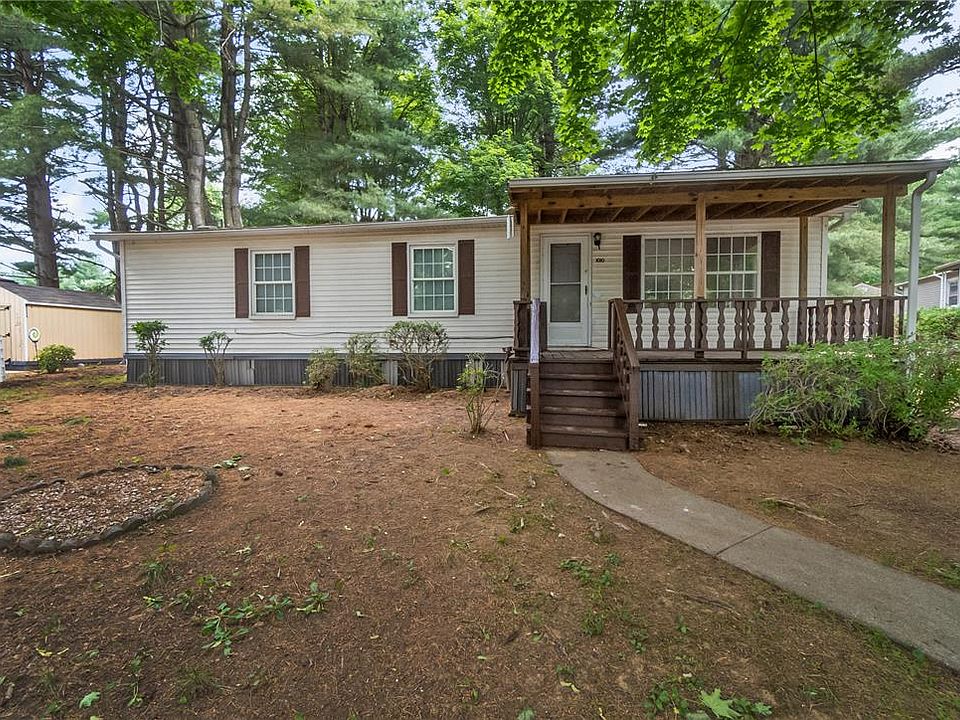 1st image of 1010 Spruce Ln