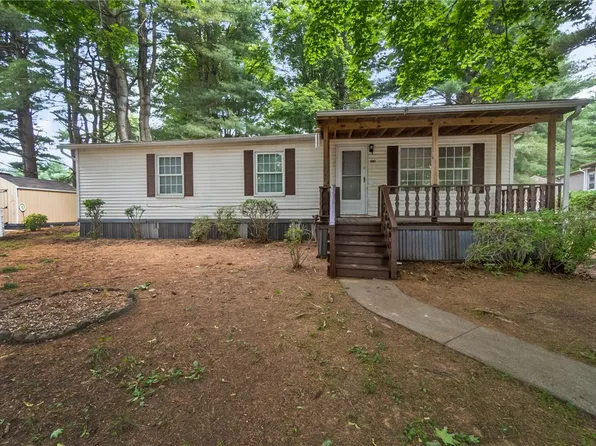 1010 Spruce Ln, Breinigsville, PA 18031