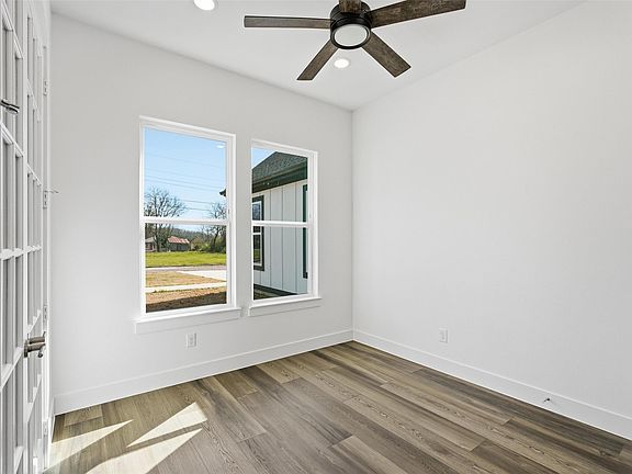 3rd image of 1110 Norris St