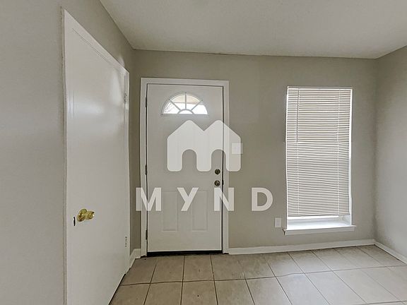 2nd image of 2530 Hillcrest Cir