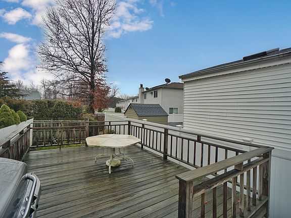 3rd image of 118 Sylvia St