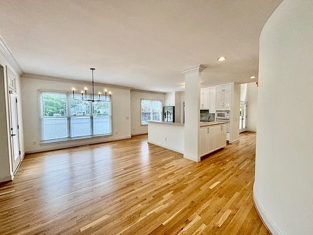 Dining/Kitchen