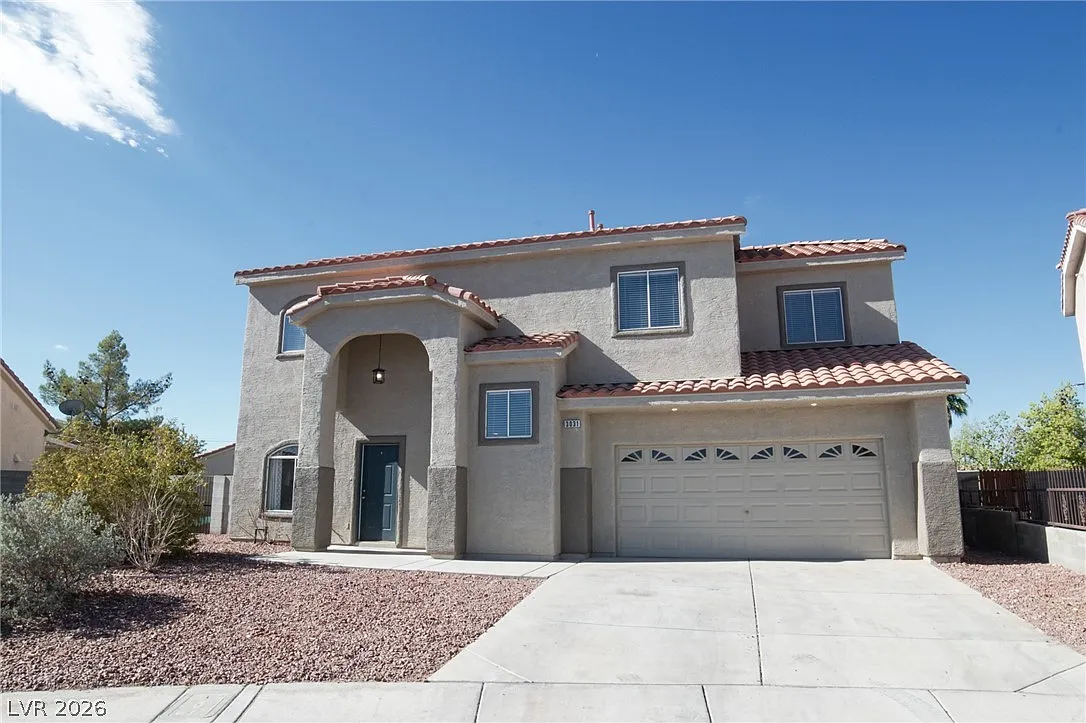 4 bed, 2.5 bath, 2127 sqft, $2,450 — Photo 1