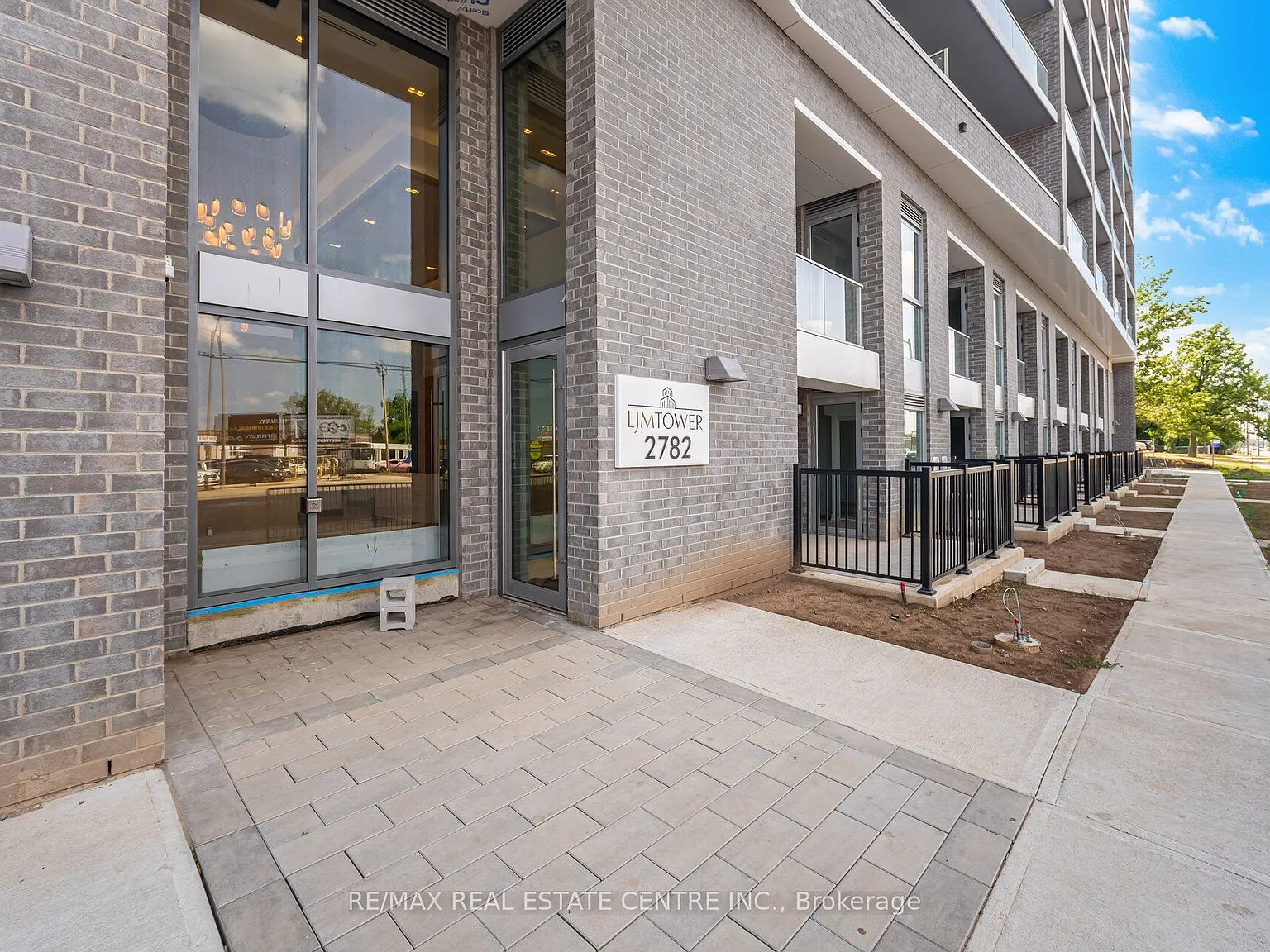 2 bed, $1,800 — Photo 2