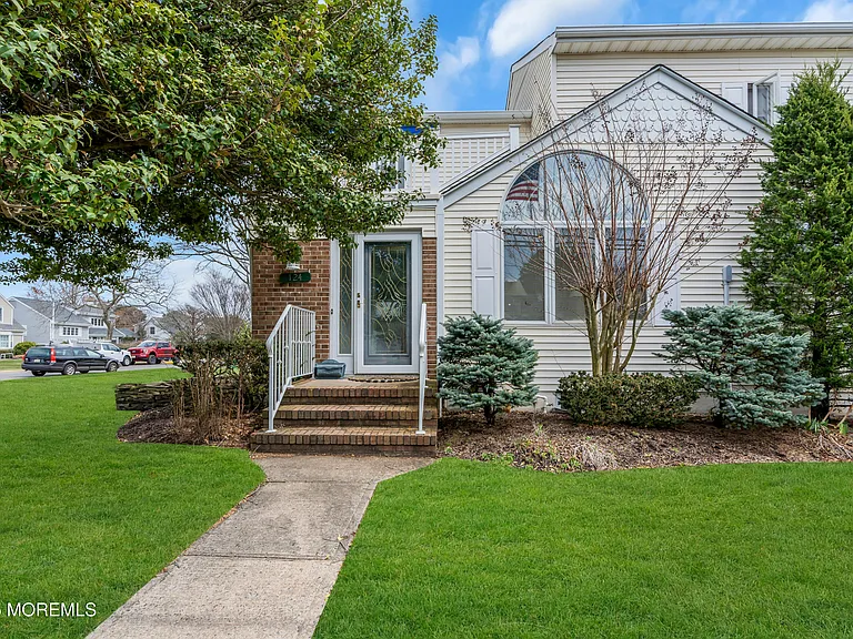124 Neptune Pl — Photo 39