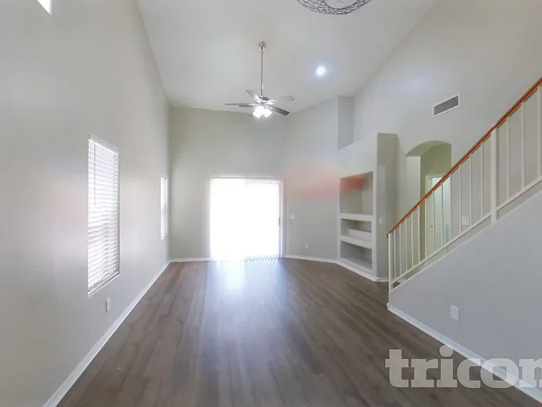 44 S Greenfield Rd — Photo 3