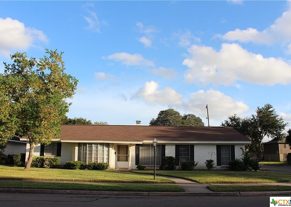 1st image of 301 Banbury Ln