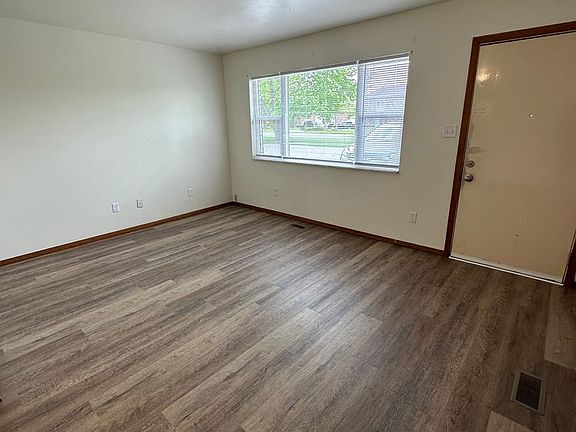 3rd image of 1805 Westplains Dr #1