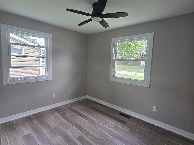 842 Fairview St — Photo 14
