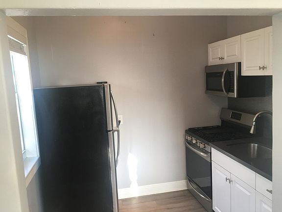 2nd image of 2851 Sheridan Ave #201